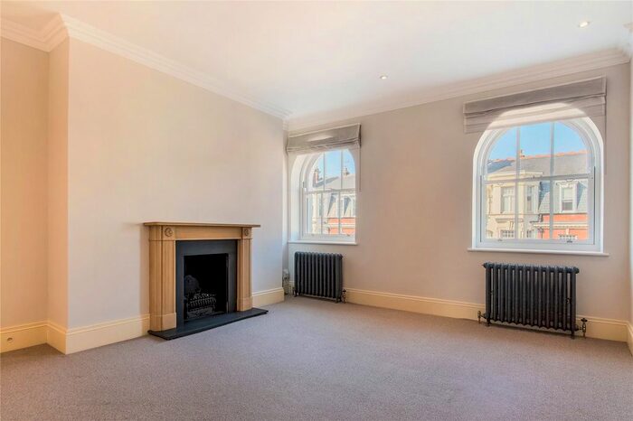 3 Bedroom Flat To Rent In Queen's Gate Terrace, South Kensington, London, SW7