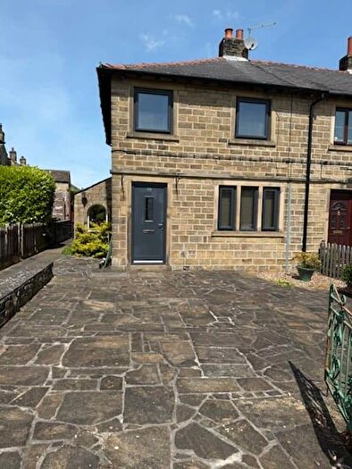 3 Bedroom End Of Terrace House For Sale In West Avenue, Honley, HD9