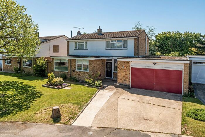 4 Bedroom Detached House For Sale In Redwood, Burnham, SL1