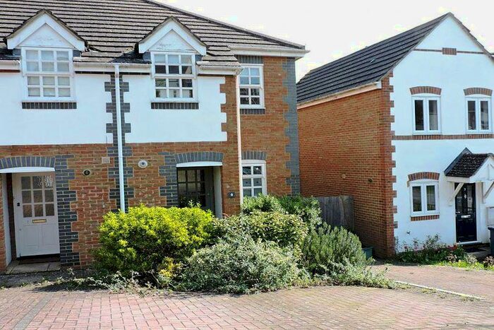 2 Bedroom Town House To Rent In Wheelers Park, HP13