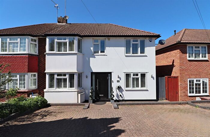 4 Bedroom Semi-Detached House For Sale In Lullington Garth, Borehamwood, WD6