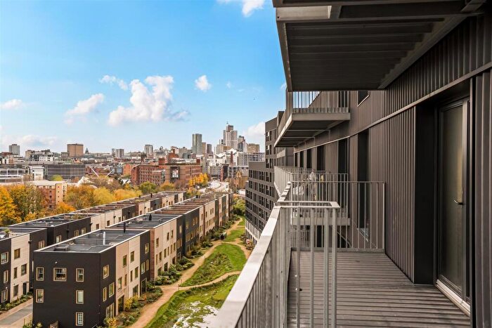 2 Bedroom Apartment To Rent In District Lofts, Climate Innovation District, LS9