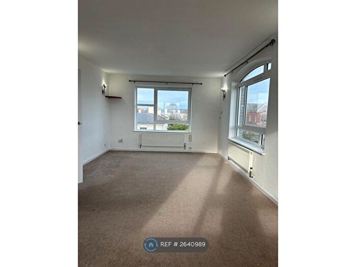 2 Bedroom Flat To Rent In Westbrooke Court, Worthing, BN11