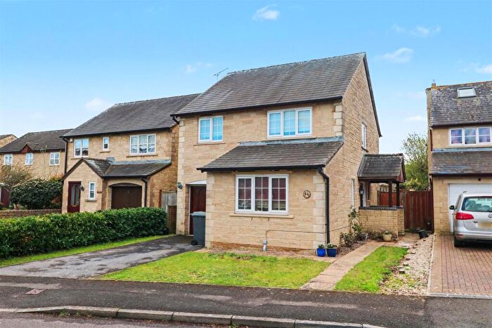 4 Bedroom Detached House For Sale In Nightingale Road, Trowbridge, BA14