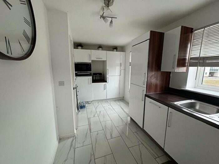 4 Bedroom Town House To Rent In Marshfoot Close, Aveley, Thurrock, RM15