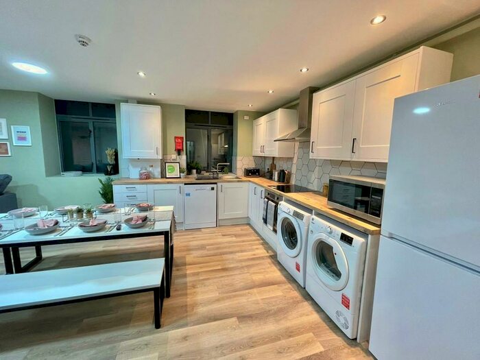 7 Bedroom Flat To Rent In Cranmer Street, Nottingham, Nottinghamshire, NG3