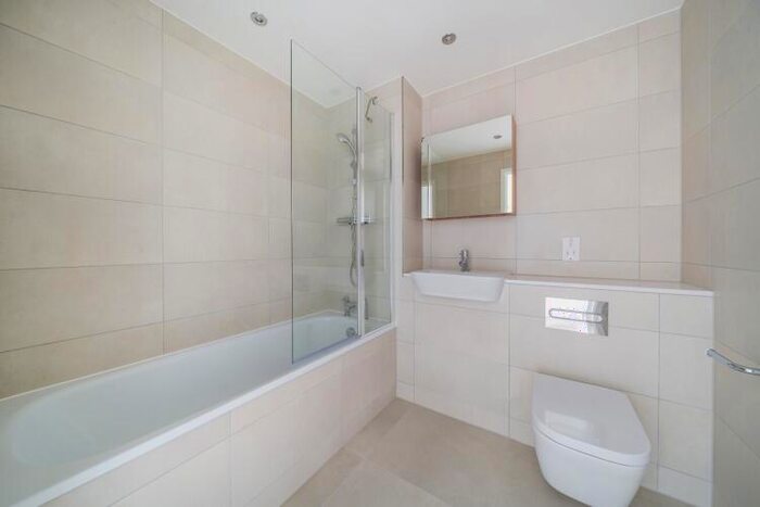 2 Bedroom Apartment To Rent In St Pauls Road Barking, IG11
