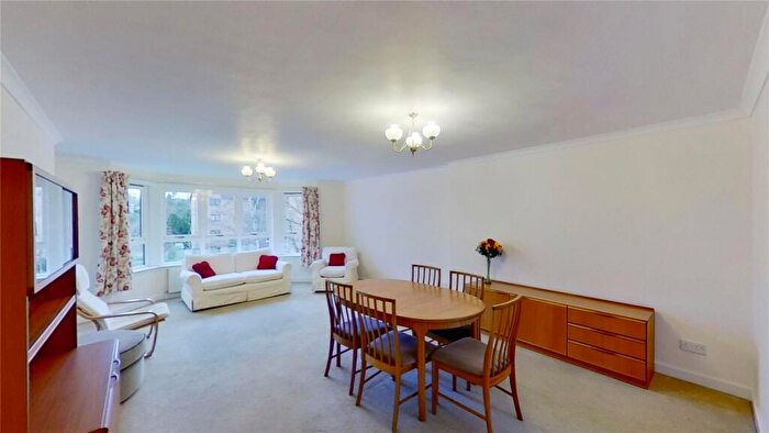 3 Bedroom Flat To Rent In Craigend Park, Edinburgh, EH16