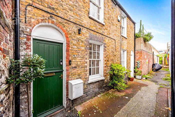 2 Bedroom Semi-Detached House For Sale In George Street, Brighton, East Sussex, BN2