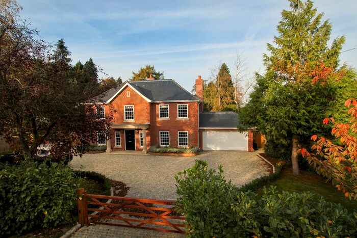 6 Bedroom Detached House To Rent In Greys Road, Henley On Thames RG9