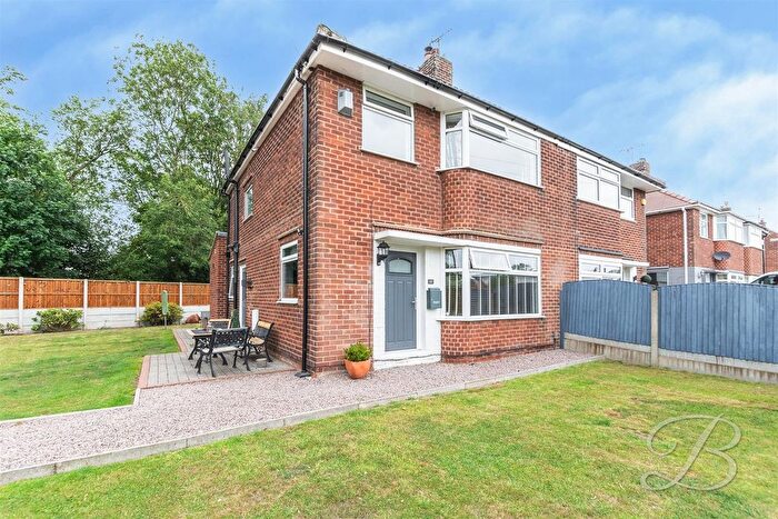 3 Bedroom Semi-Detached House For Sale In Kings Mill Lane, Mansfield, NG18