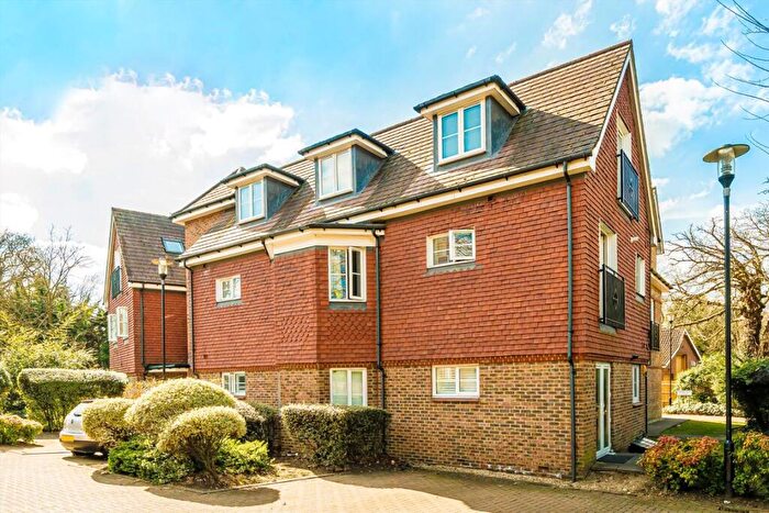 2 Bedroom Flat To Rent In Wey Road, Weybridge, KT13