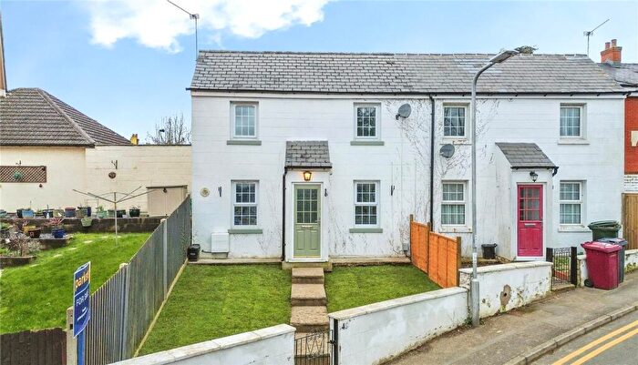 2 Bedroom Semi Detached House For Sale In Garnet Hill, Reading, Berkshire, RG1