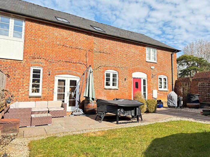 4 Bedroom Semi-Detached House For Sale In Wing Road, LU7