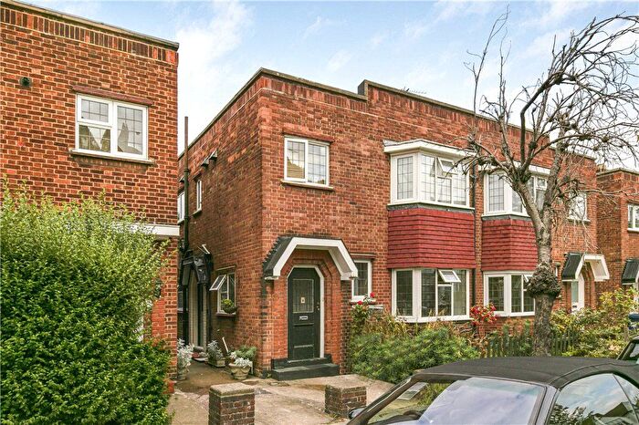 2 Bedroom Maisonette To Rent In Fairlawn Avenue, London, W4