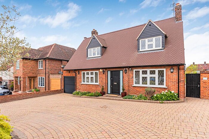 4 Bedroom Detached House For Sale In Moffats Lane, Brookmans Park, Hatfield, AL9