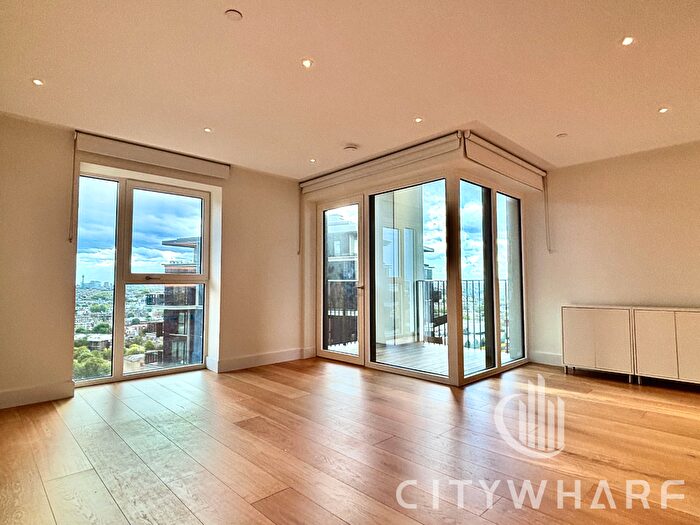 3 Bedroom Flat To Rent In Parkside Apartments, Cascade Way, London, W12