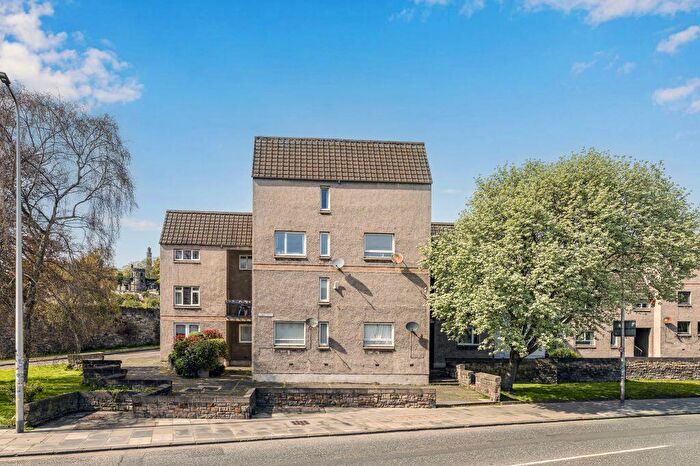 1 Bedroom Flat For Sale In Abbeyhill Crescent, Abbeyhill, Edinburgh, EH8