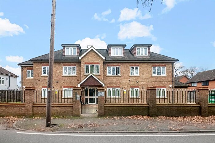 3 Bedroom Flat For Sale In Cranford Lane, Harlington, UB3