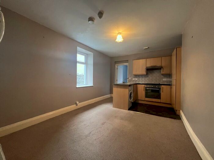 1 Bedroom Ground Flat To Rent In Rochester Road, Plymouth, PL4