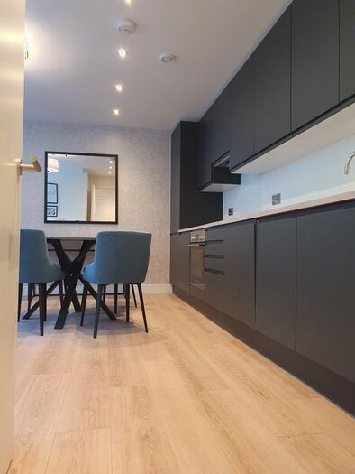 2 Bedroom Flat To Rent In Carrs Road, Cheadle, SK8