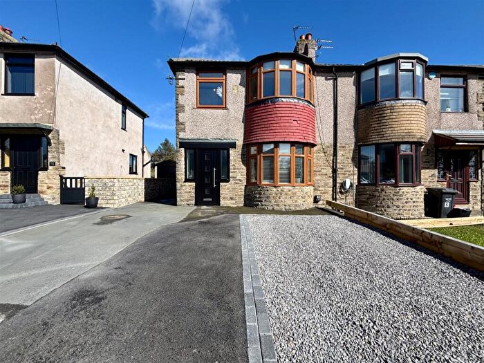 3 Bedroom Semi-Detached House For Sale In The Rise, Northowram, Halifax, HX3