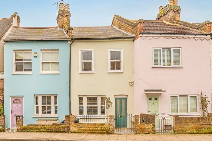 2 Bedroom Terraced House For Sale In Staines Road, Twickenham, TW2