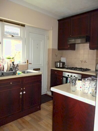 2 Bedroom Flat To Rent In Rose Street, Wokingham, RG40