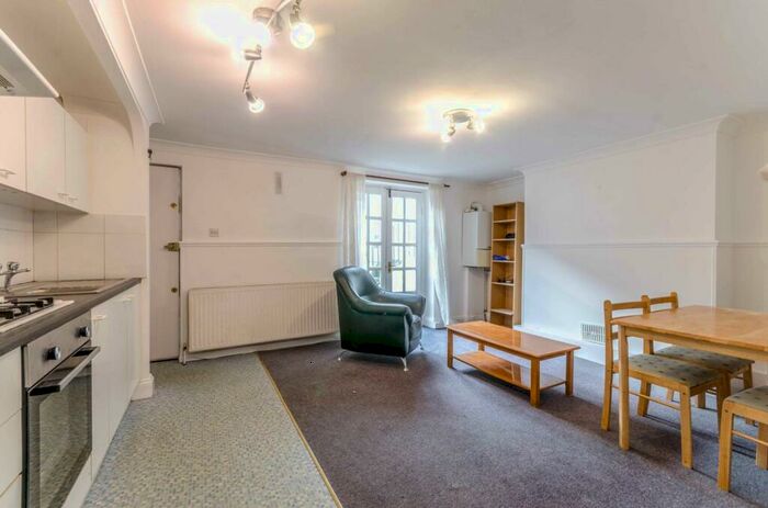 2 Bedroom Flat To Rent In Offord Road, Barnsbury, London, N1