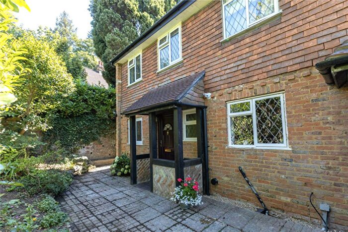3 Bedroom End Terrace House For Sale In Harvest Hill, Godalming, Surrey, GU7