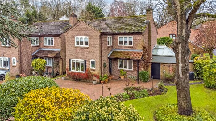 3 Bedroom Detached House For Sale In Parkside, Welwyn, Hertfordshire, AL6