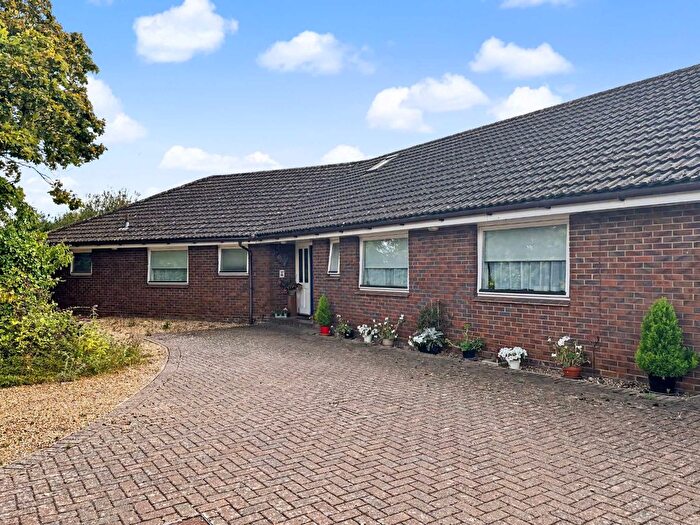 4 Bedroom Bungalow To Rent In Hobbledodds Close, Swavesey, Cambs, CB24