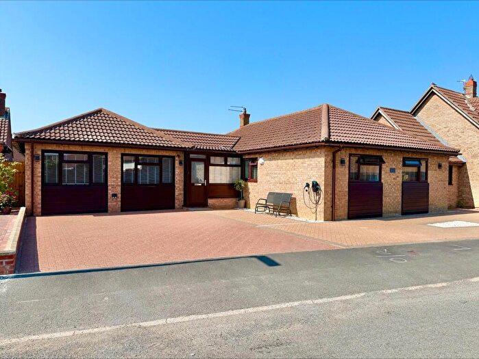 3 Bedroom Detached Bungalow For Sale In Shannon Drive, Caister-on-sea, NR30