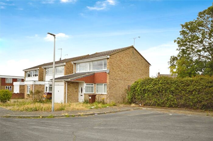 3 Bedroom Detached House For Sale In Puffin Road, Isle Of Grain, Rochester, Kent, ME3