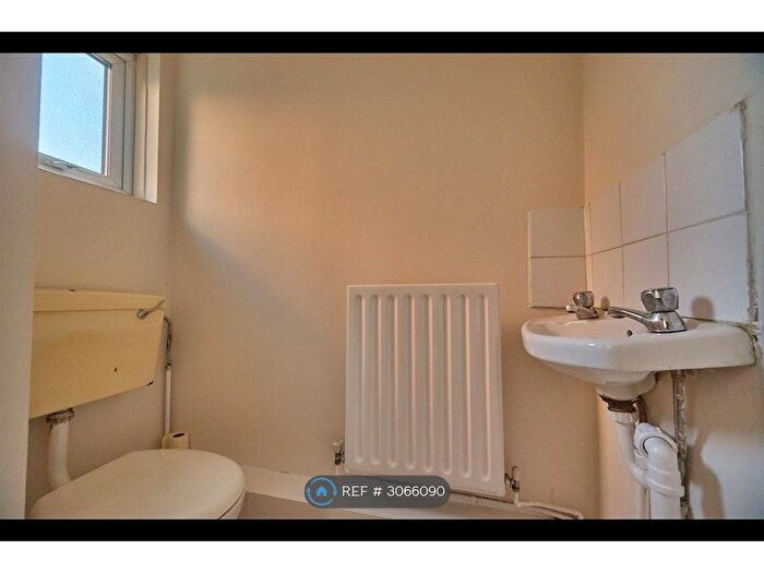 1 Bedroom Terraced House To Rent In Mill St, Leicester, LE9