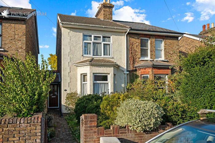 2 Bedroom Semi-detached House For Sale In Melbourne Road, Wallington, SM6