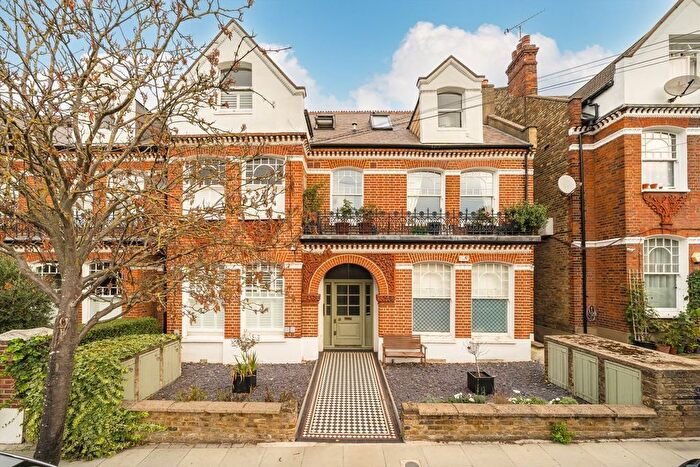 2 Bedroom Flat For Sale In Hillbury Road, Balham, SW17