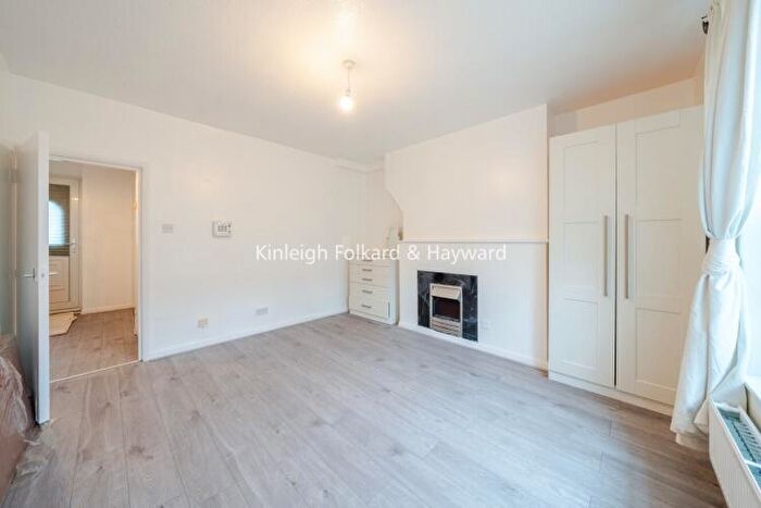 1 Bedroom Flat To Rent In Newburn Street Kennington, SE11