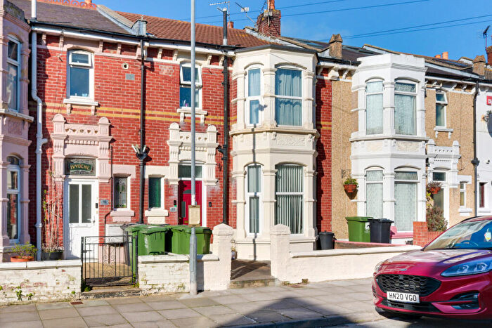 1 Bedroom Flat For Sale In Ophir Road, Portsmouth, PO2