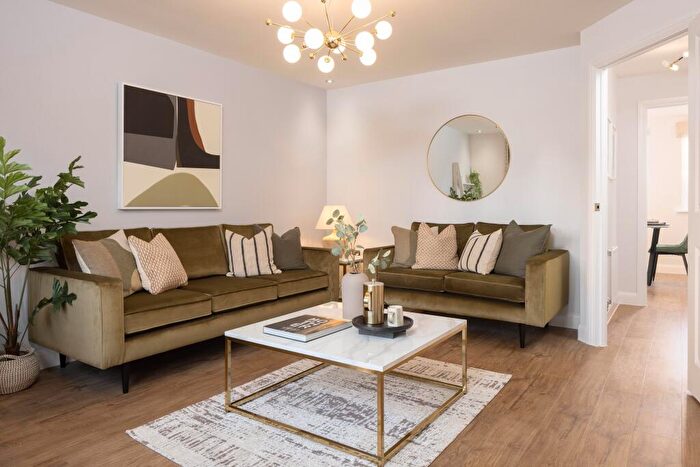 3 Bedroom Semi-Detached House For Sale In Llewelyn Road, Penllergaer, Swansea, SA4