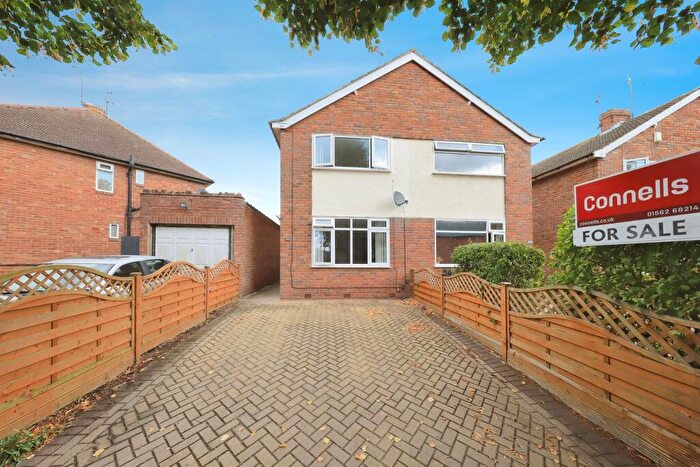 2 Bedroom Semi-Detached House For Sale In Beauchamp Avenue, Kidderminster, DY11
