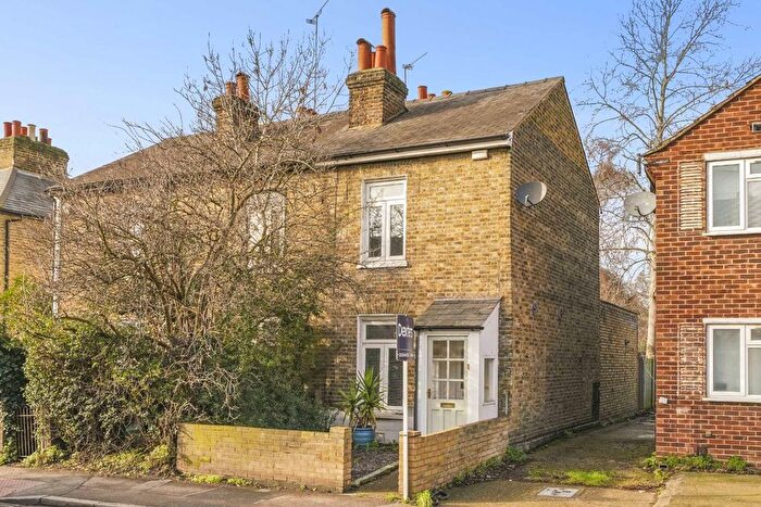 2 Bedroom Terraced House For Sale In Hawks Road, Kingston Upon Thames, KT1