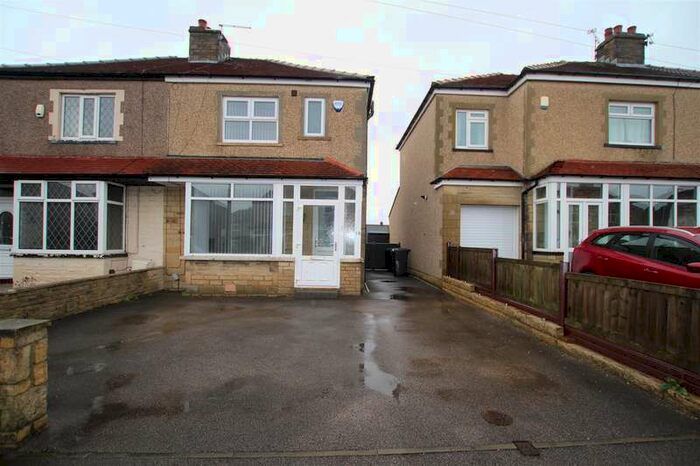 3 Bedroom Semi-Detached House To Rent In Oakdale Road, Wrose, Shipley, BD18