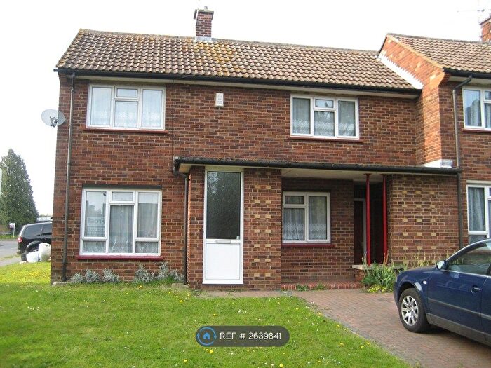 2 Bedroom End Of Terrace House To Rent In Goose Green, Farnham Royal, Slough, SL2