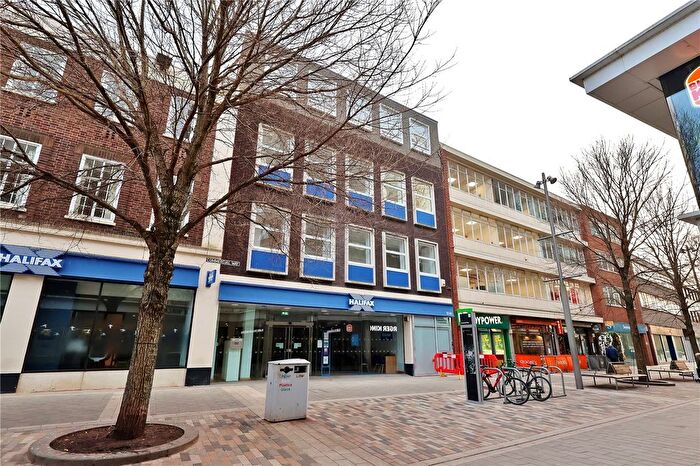 1 Bedroom Flat To Rent In Commercial Way, Woking, Surrey, GU21