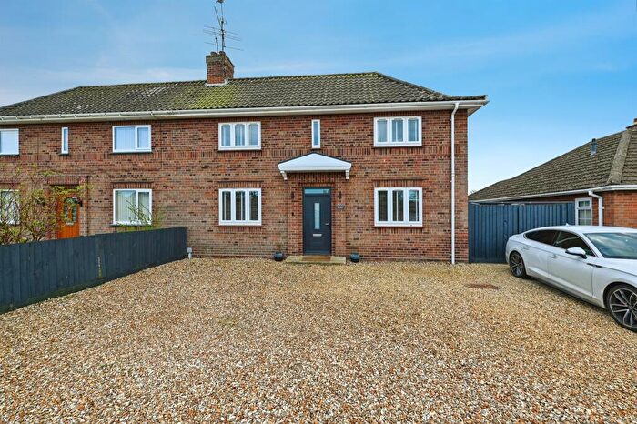 3 Bedroom Semi-Detached House For Sale In Arundel Drive, King's Lynn, PE30
