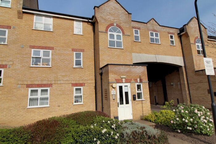 Studio To Rent In Kirkland Drive, Enfield, EN2