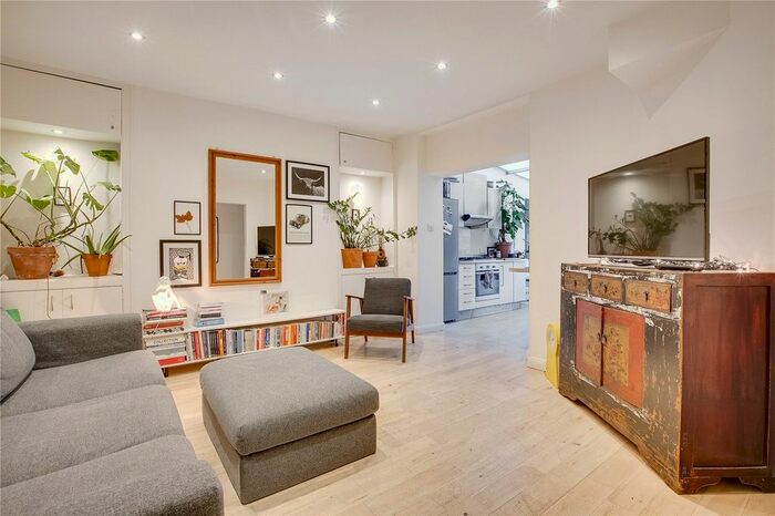 2 Bedroom Flat To Rent In Stanlake Road, London W12