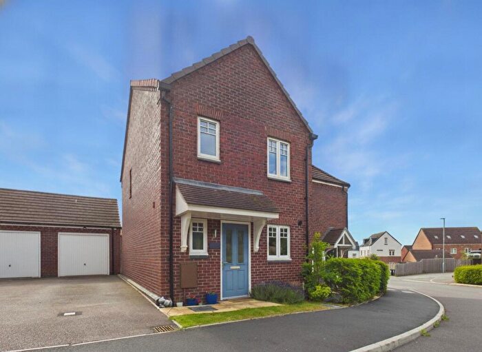 2 Bedroom Semi-Detached House For Sale In Hawksbeard Close, Tamworth, B79