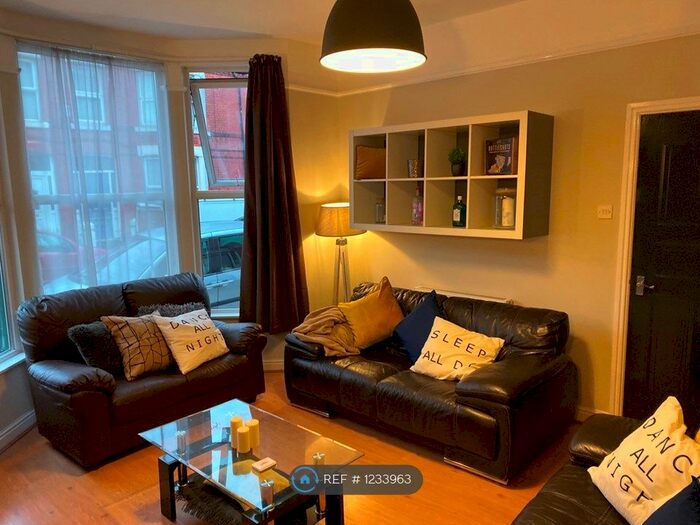 6 Bedroom Terraced House To Rent In Stalbridge Avenue, Liverpool L18